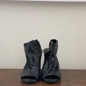 Black leather heels Stuart Weitzman